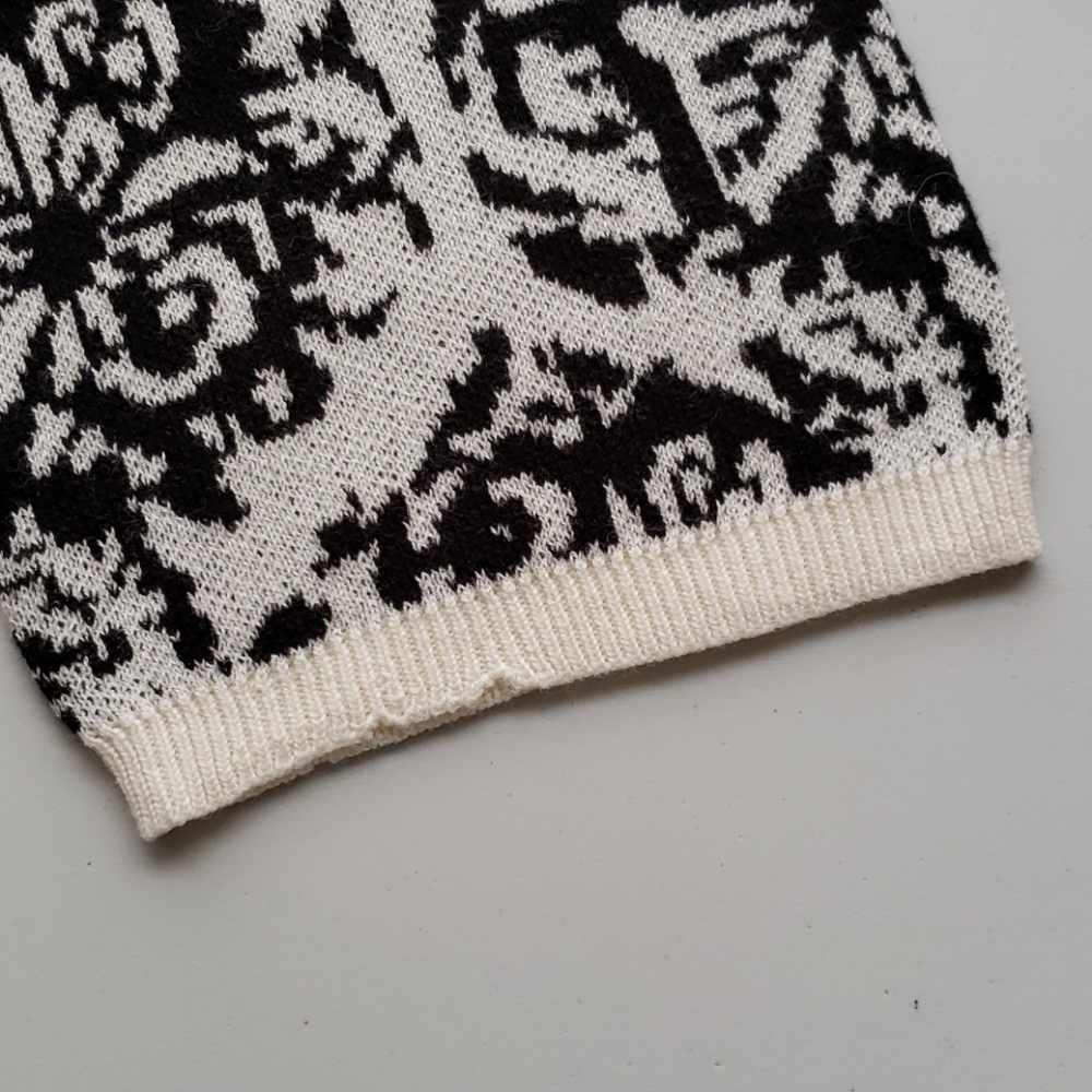 RQT Northern Lights Preppy Fire Made Easy Sweater - Picture 13 of 13